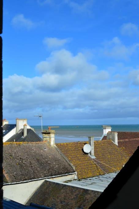 Le Joffre - Studio Sur La Digue En Centre Ville Arromanches-les-Bains Esterno foto